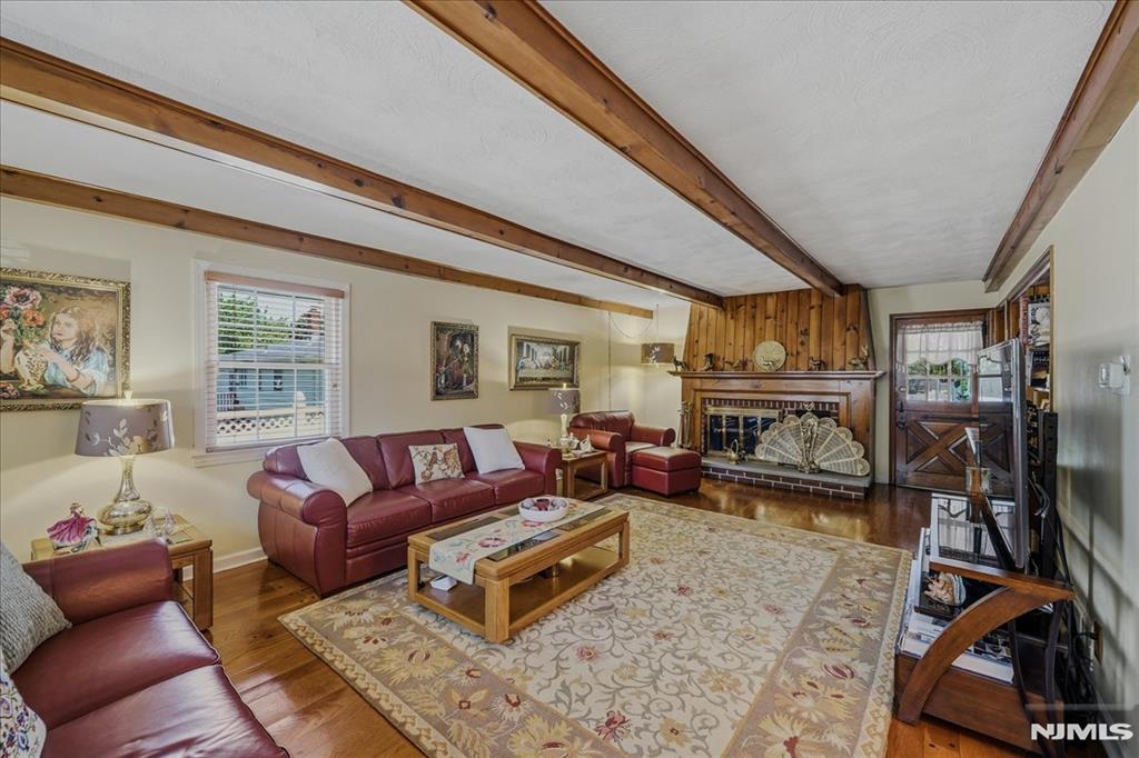 85 85 Stewart, Kearny, New Jersey, 07032, USA, 3 Bedrooms Bedrooms, ,3 BathroomsBathrooms,Residential,For Sale,85 Stewart,26021909