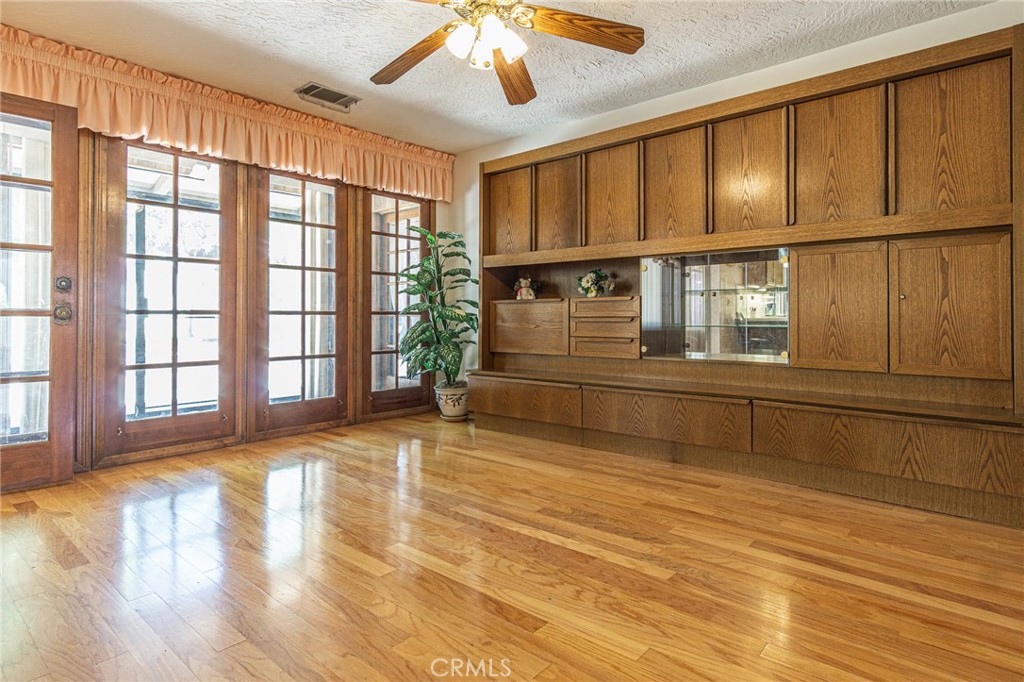 Something is refreshing about a home that actually gives you room to b – image 49