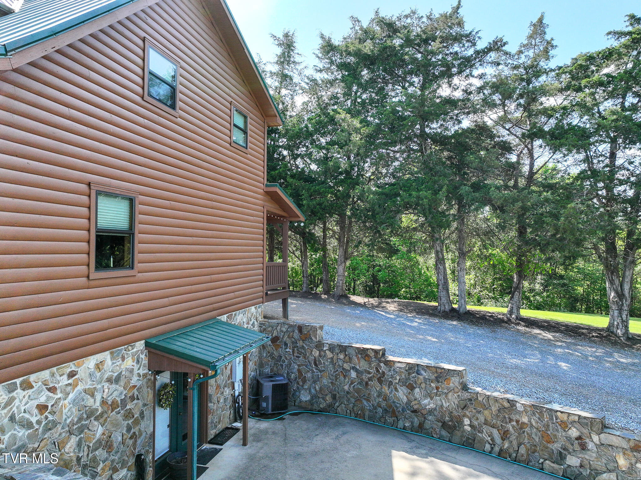 1980 1980 South Allens Bridge Road, Greeneville, Tennessee, 37743, USA, 4 Bedrooms Bedrooms, ,4 BathroomsBathrooms,Residential,For Sale,1980 South Allens Bridge Road,1c90b282-c7a2-433e-bc98-c69cf0