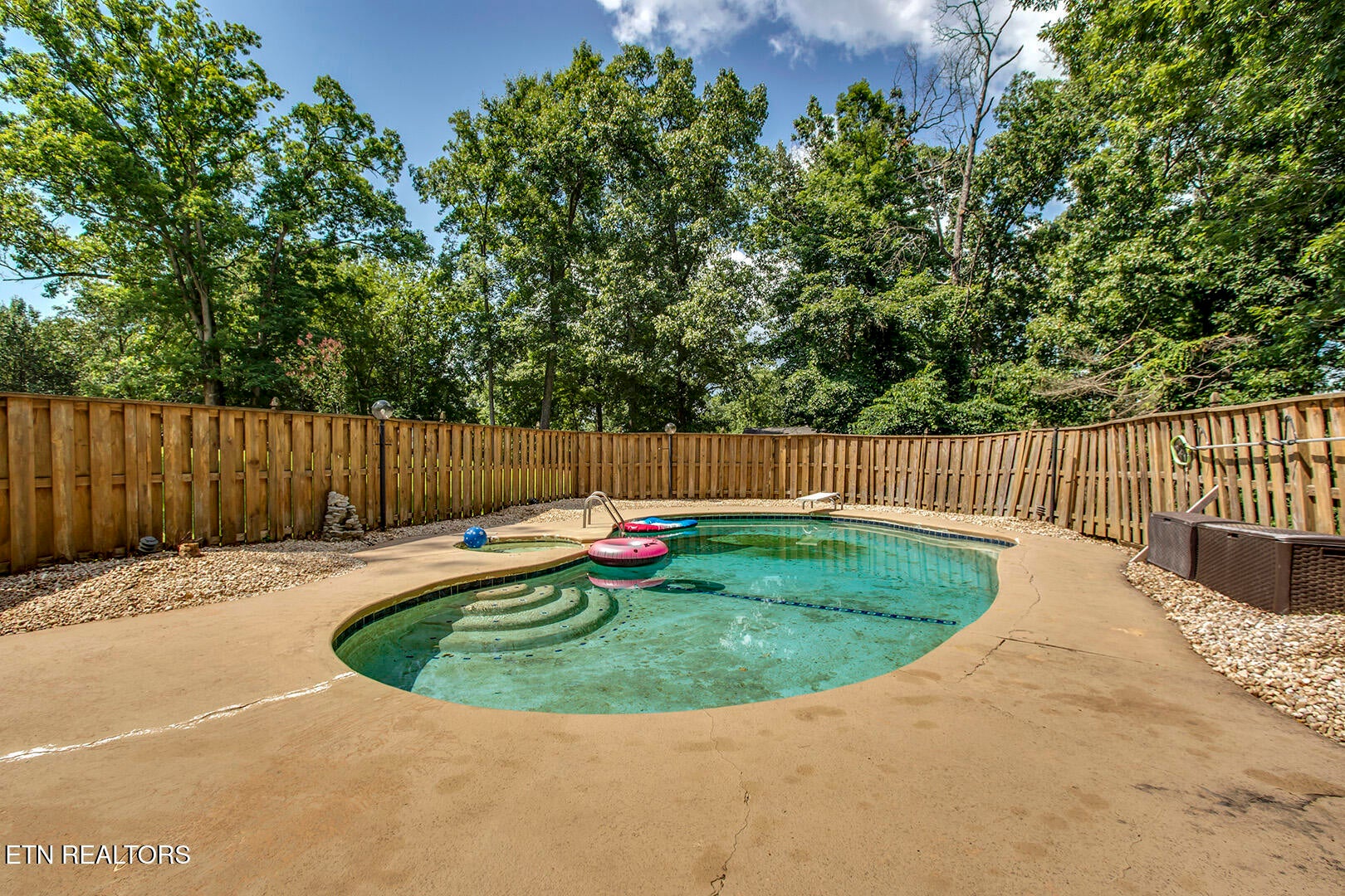 Are you looking for a wonderful home in a desired subdivision in a gre – image 56