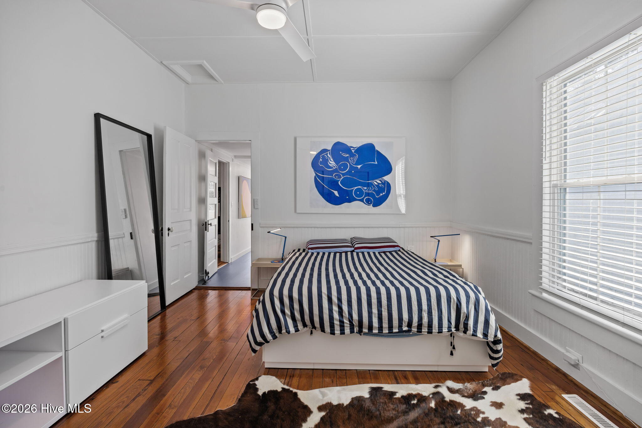 This Historic Home comes furnished with 2 Maritime Painting all other – image 19