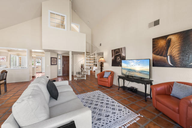 MAJOR PRICE IMPROVEMENT! Located just half a block from the world-clas – image 6