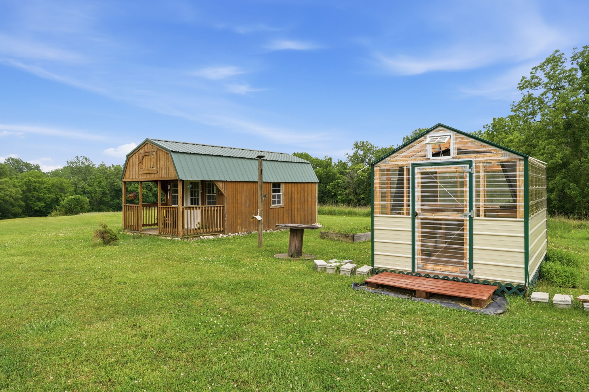 Log Cabin Retreat on 5 AcresEscape to your own private oasis tucked aw – image 37
