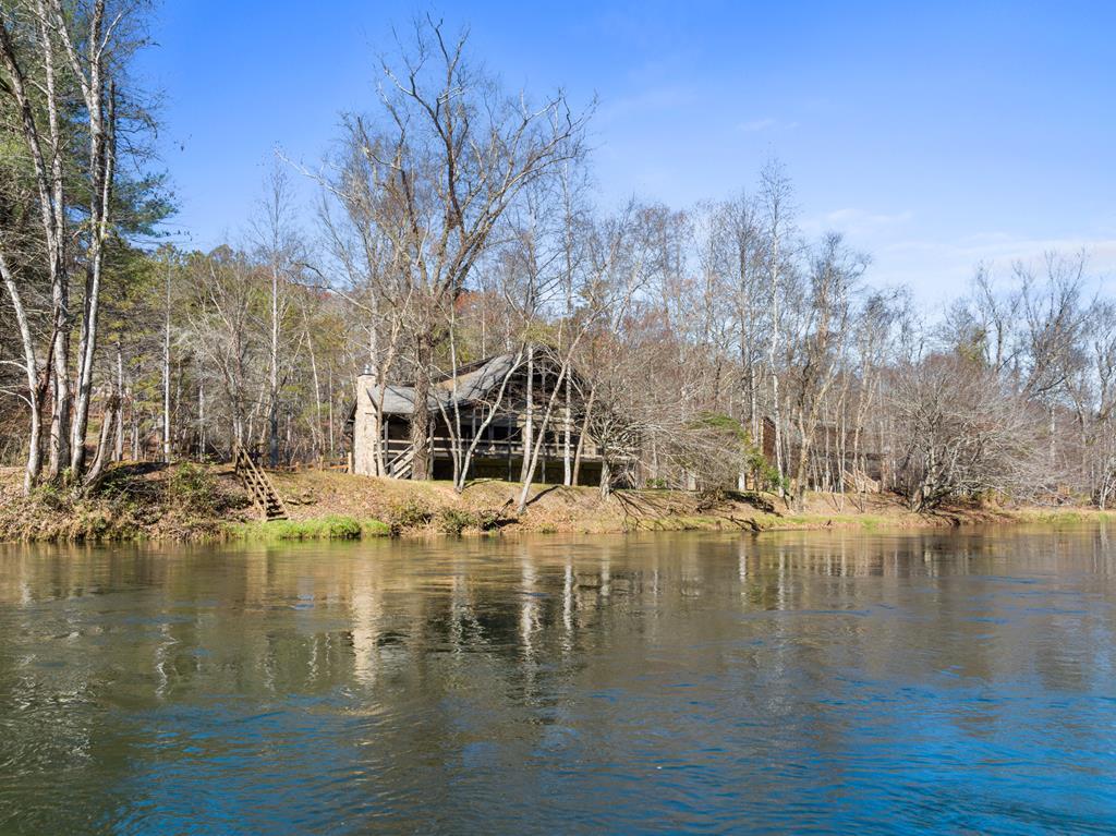 Welcome to your Private RIVERFRONT DREAM HOME on the shimmering shores – image 15