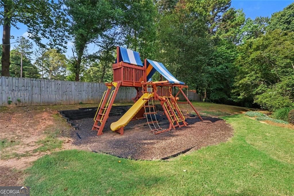 Welcome to this stunning home in beautiful Grayson, Georgia. Professio – image 71