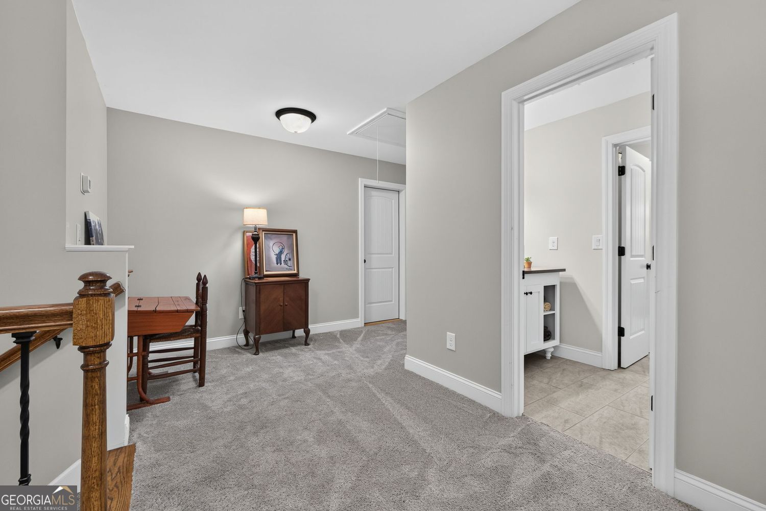 Incredible custom home with tons of bells and whistles in sought after – image 43