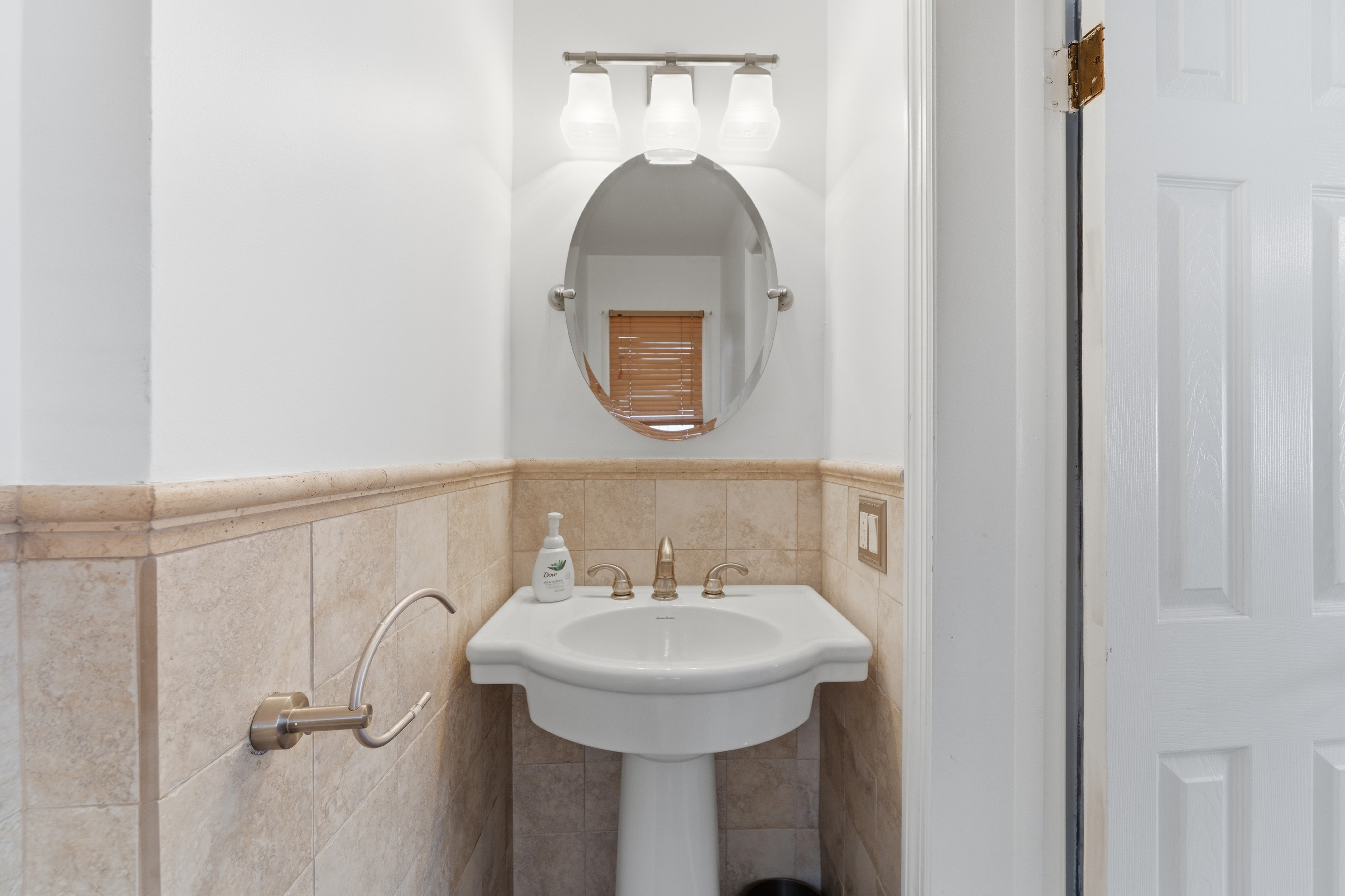 229 229 Centre Avenue, Secaucus, New Jersey, 07094, USA, 4 Bedrooms Bedrooms, ,2 BathroomsBathrooms,Residential,For Sale,229 Centre Avenue,26004821