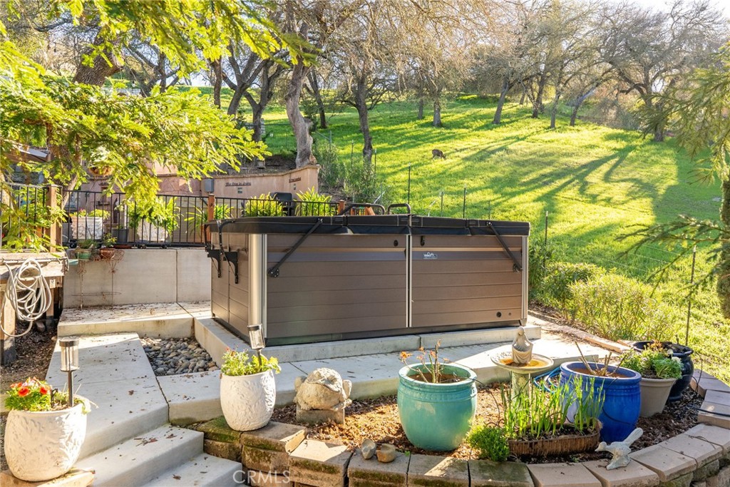 Located on the desirable West Side of Paso Robles, this custom-built 2 – image 34