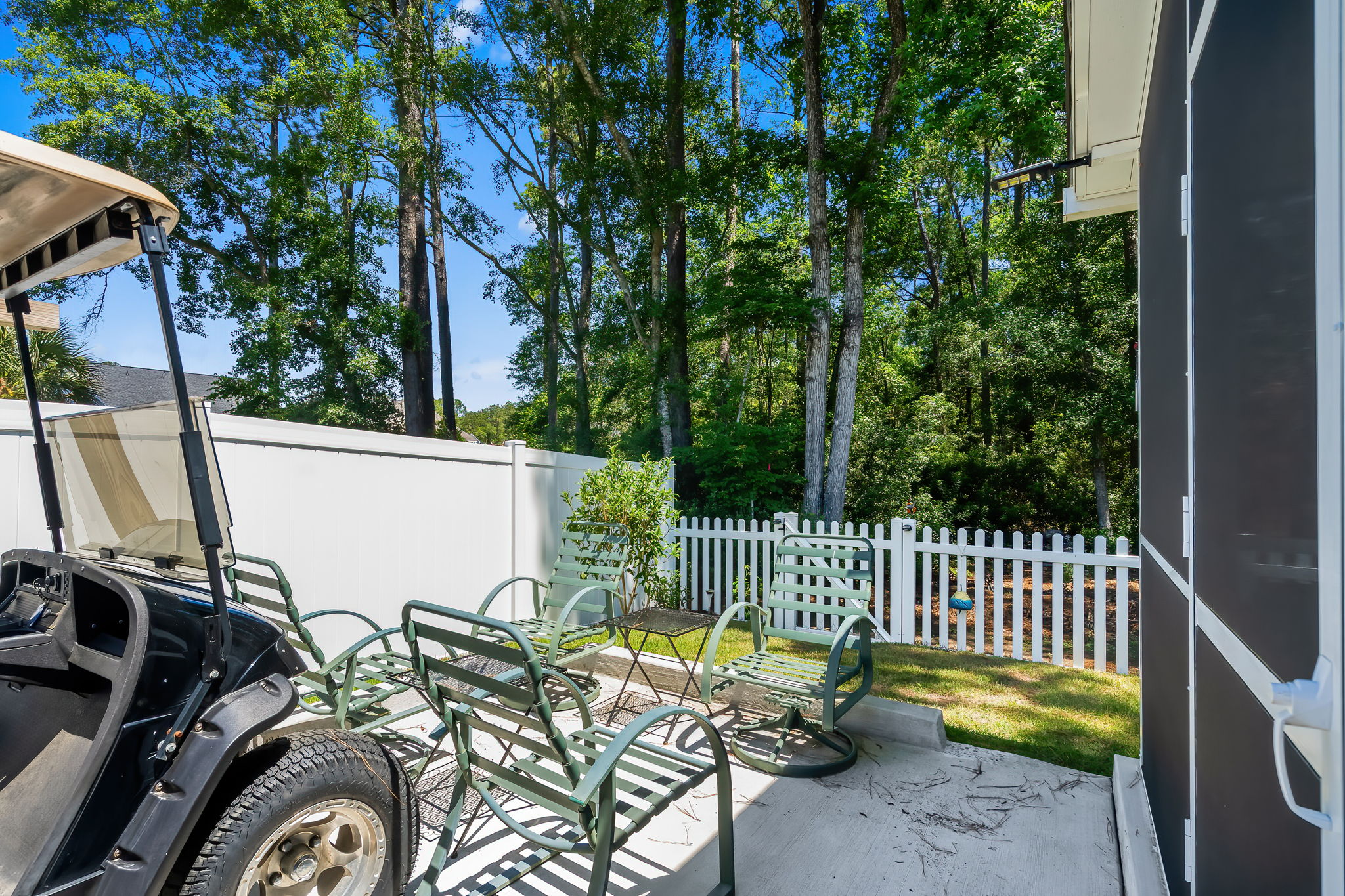 This is a beautifully maintained 4 BR/2BA one level, open concept ranc – image 32