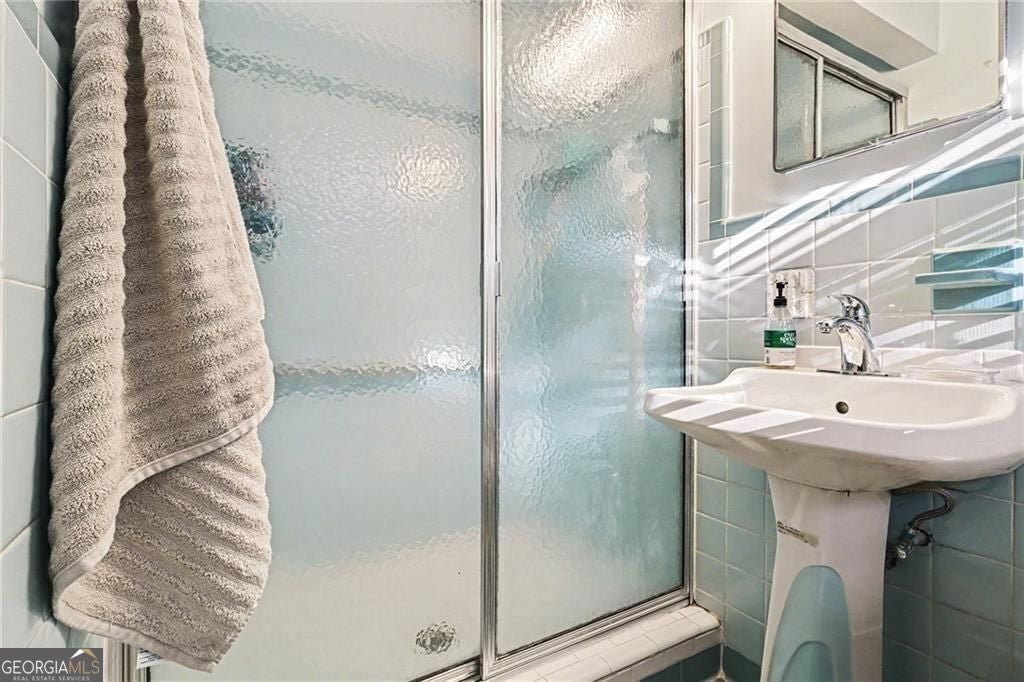 Classic four bedroom ranch in the Lakeside High School district. Step – image 30