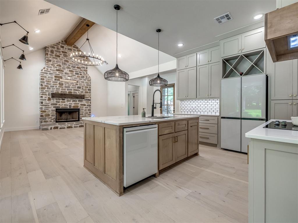 Amid the wooded charm of Arcadia, 12925 Broken Arrow offers a perfect – image 11