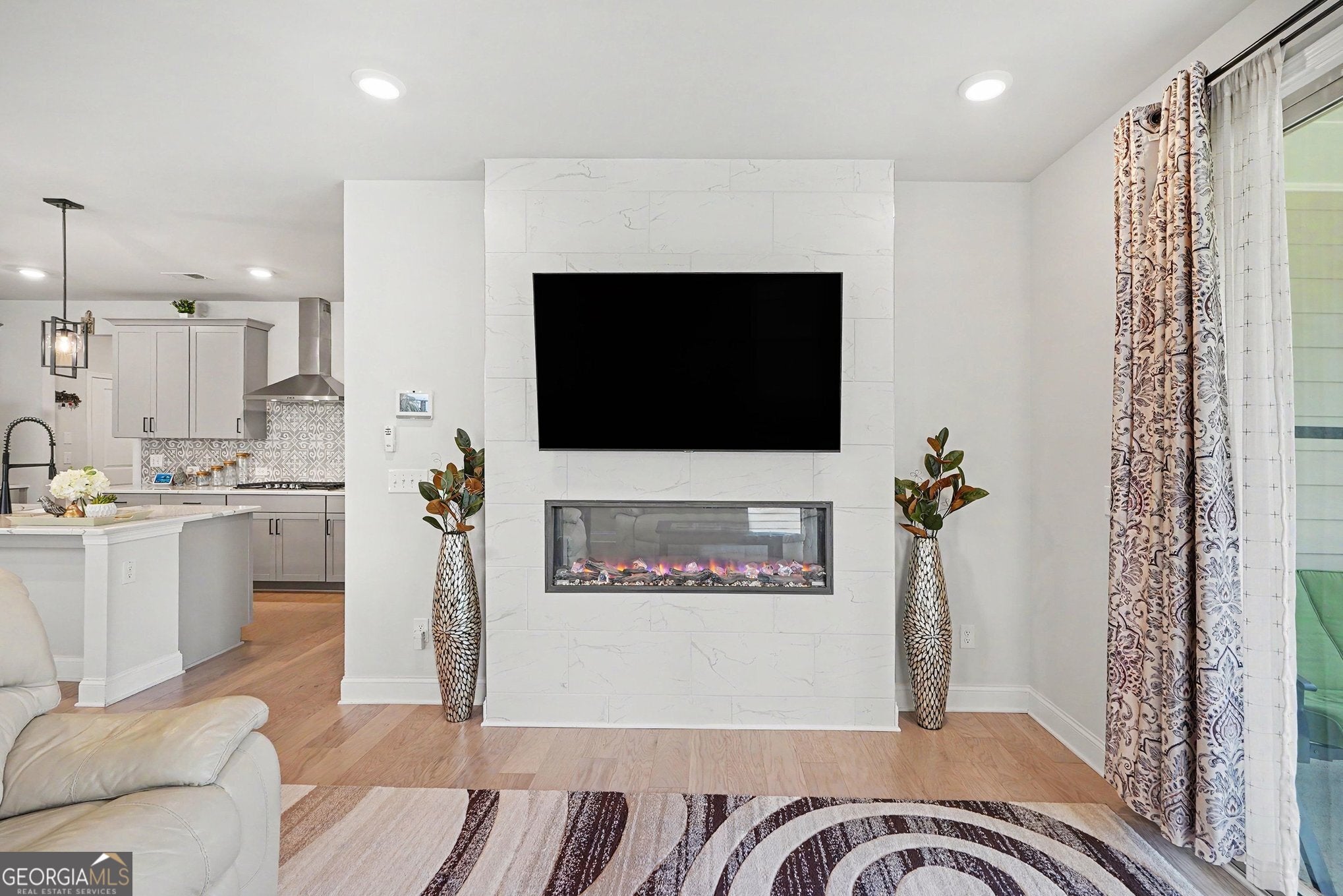 5 BEDROOM/3.5 BATH and over 3100 SF! This lovely like new double cul d – image 10
