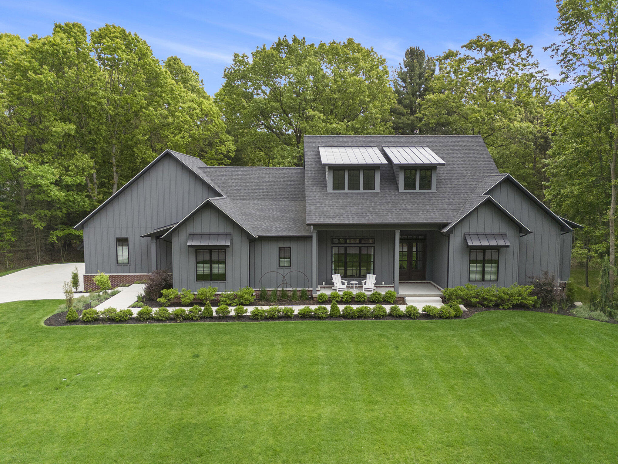 Behind the private gates of Gaslight Estates sits this exceptional, cu – image 10
