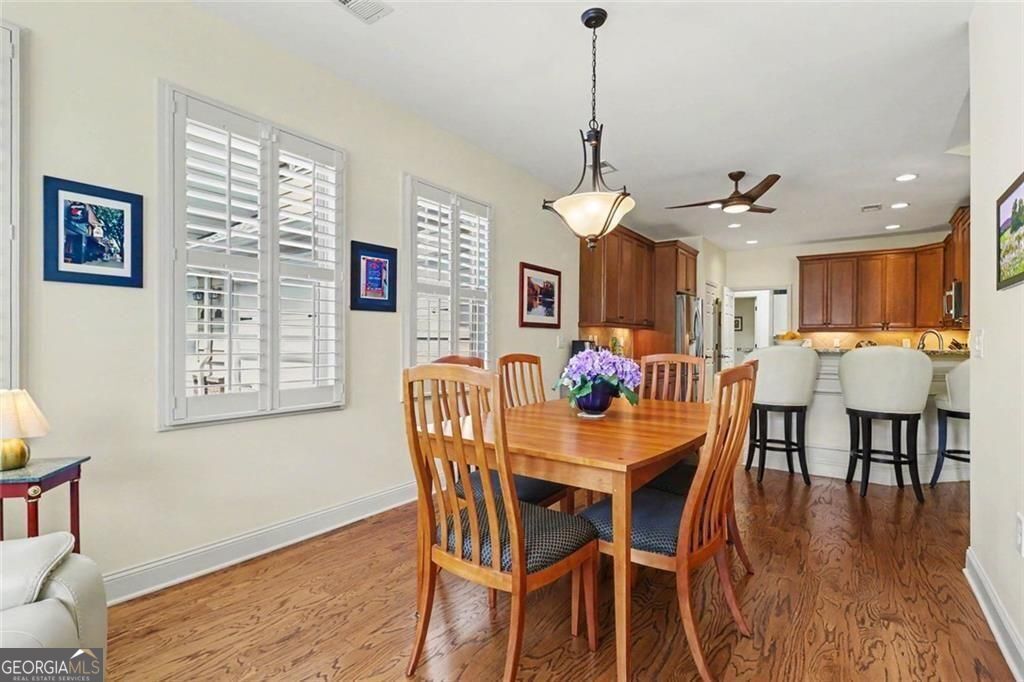 Fantastic opportunity in a vibrant 55+ active-adult community. Beautif – image 6