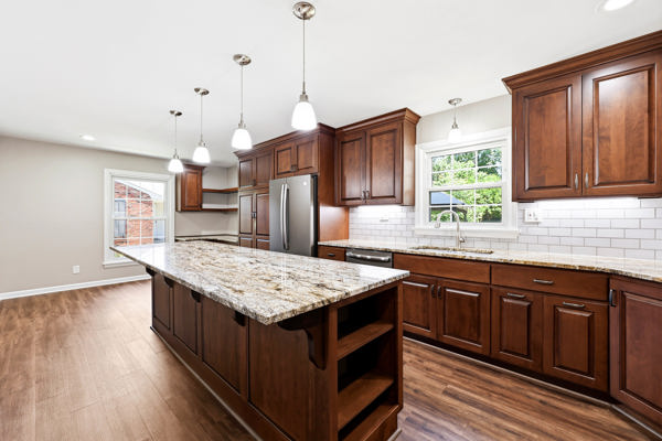 Welcome to this beautiful home that’s gleaming with pride and perfecti – image 15