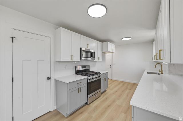 This home is move-in ready! Extra kitchen for extra income. New roof! – image 10