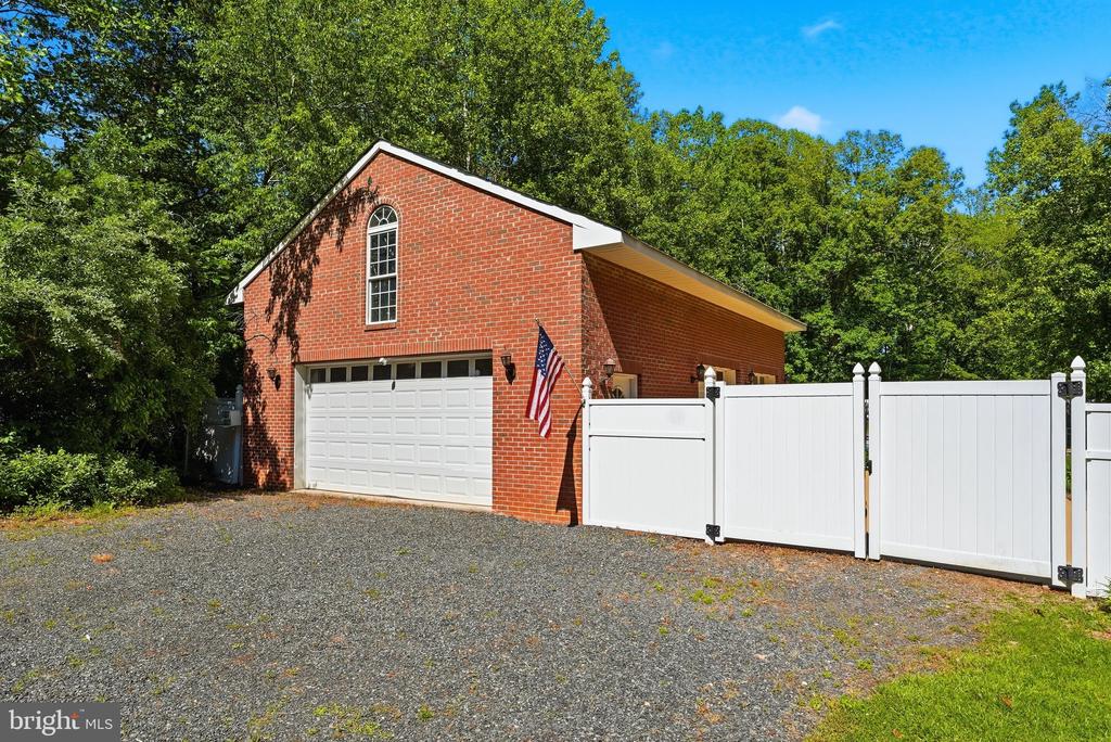 4145 4145 Running Quail Trail, Amissville, Virginia, 20106, USA, 3 Bedrooms Bedrooms, ,4 BathroomsBathrooms,Residential,For Sale,4145 Running Quail Trail,a0101371-3b9d-4316-80f8-affb95