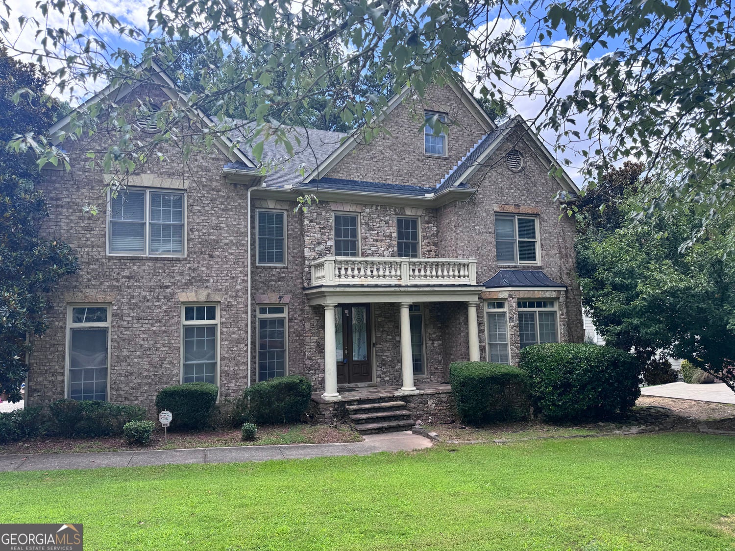 Welcome to this beautifully crafted John Wieland resale in Guilford Fo – image 1