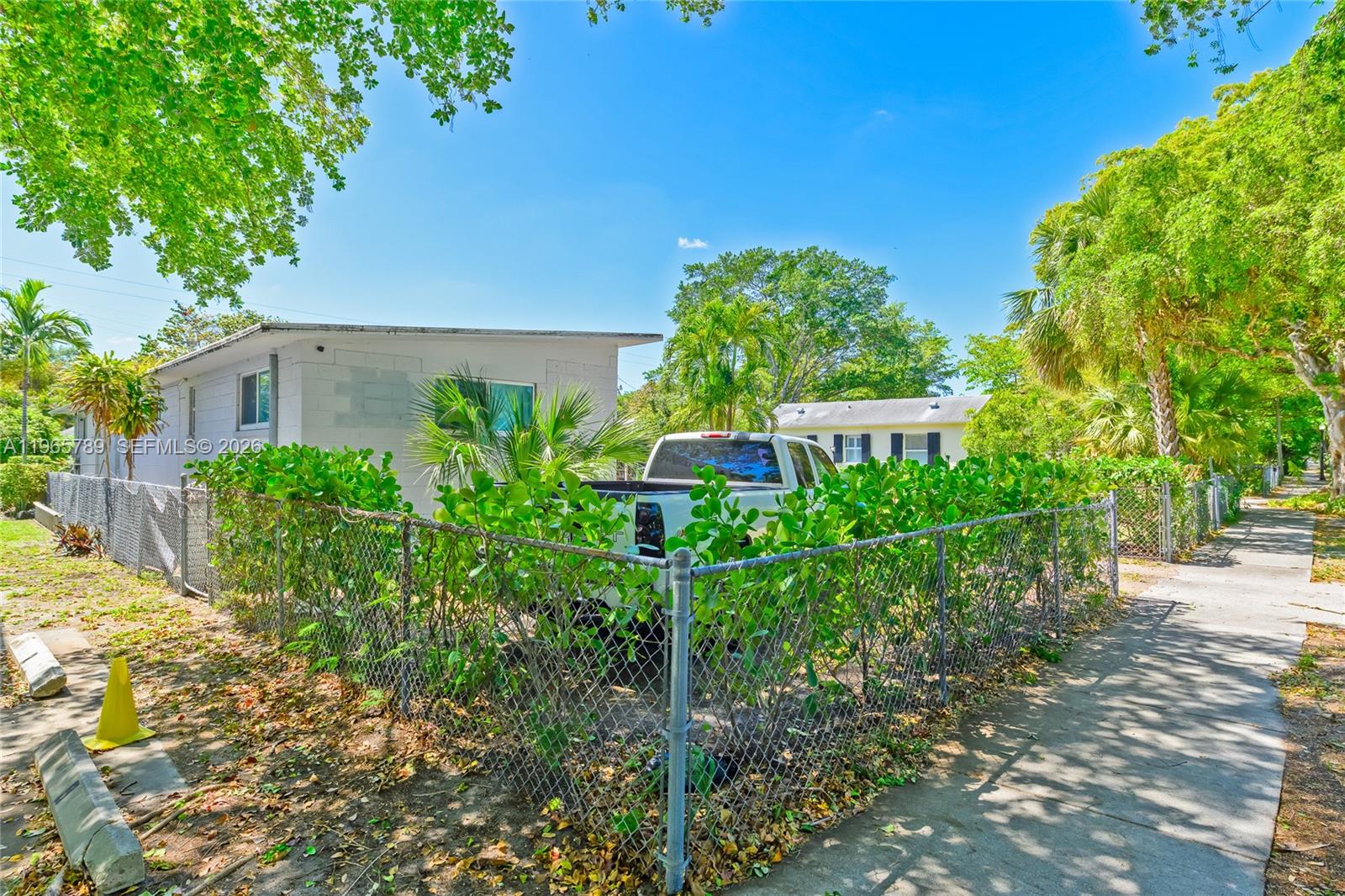 1946 1946 Madison St, Hollywood, Florida, 33020, USA, 2 Bedrooms Bedrooms, ,2 BathroomsBathrooms,Residential,For Sale,1946 Madison St,A11965789