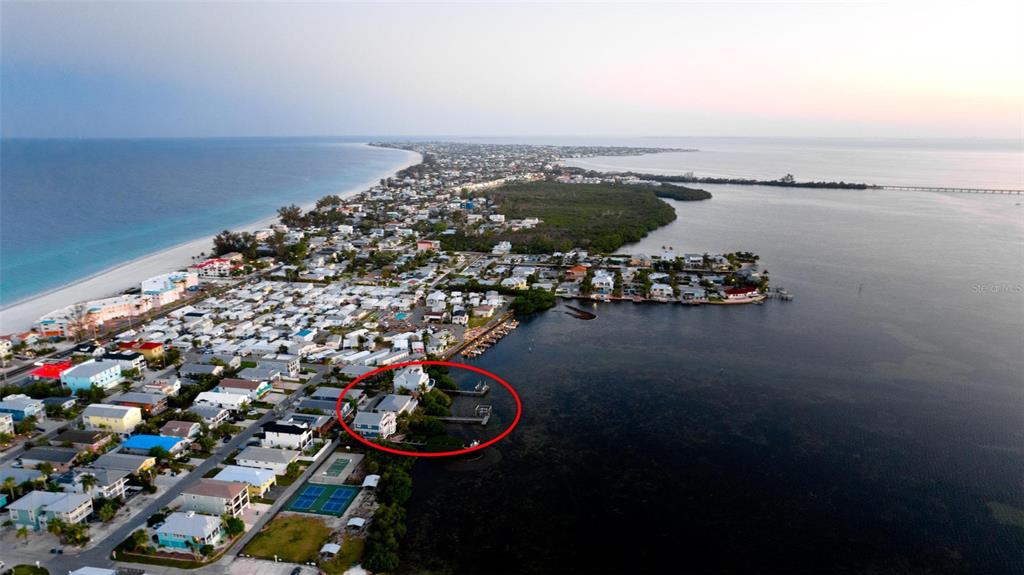 CONFIRMED POTENTIAL FOR TWO BUILDABLE WATERFRONT LOTS - This rare offe – image 12