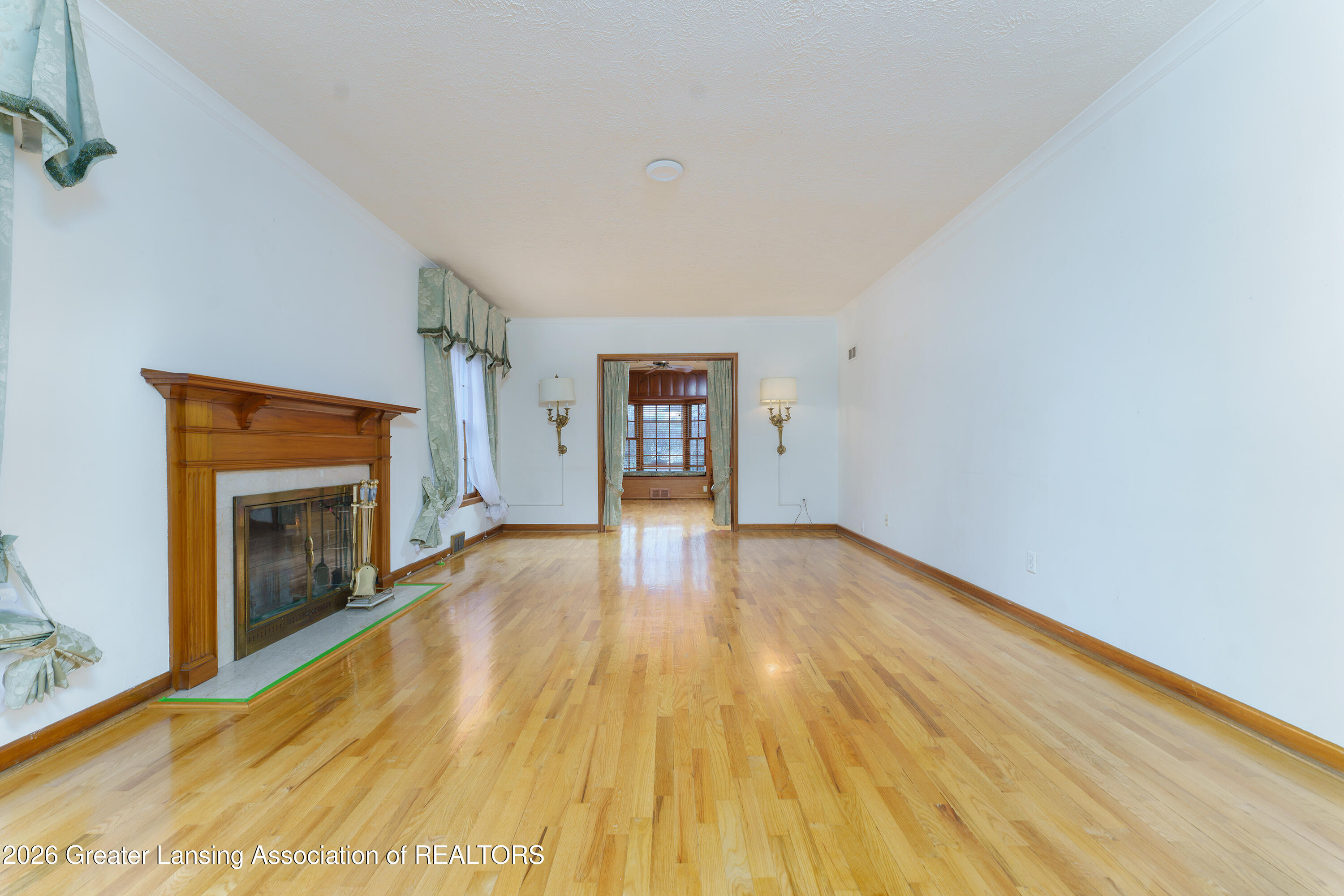 A rare opportunity to score a quintessential Glencairn gem! Gorgeous c – image 15