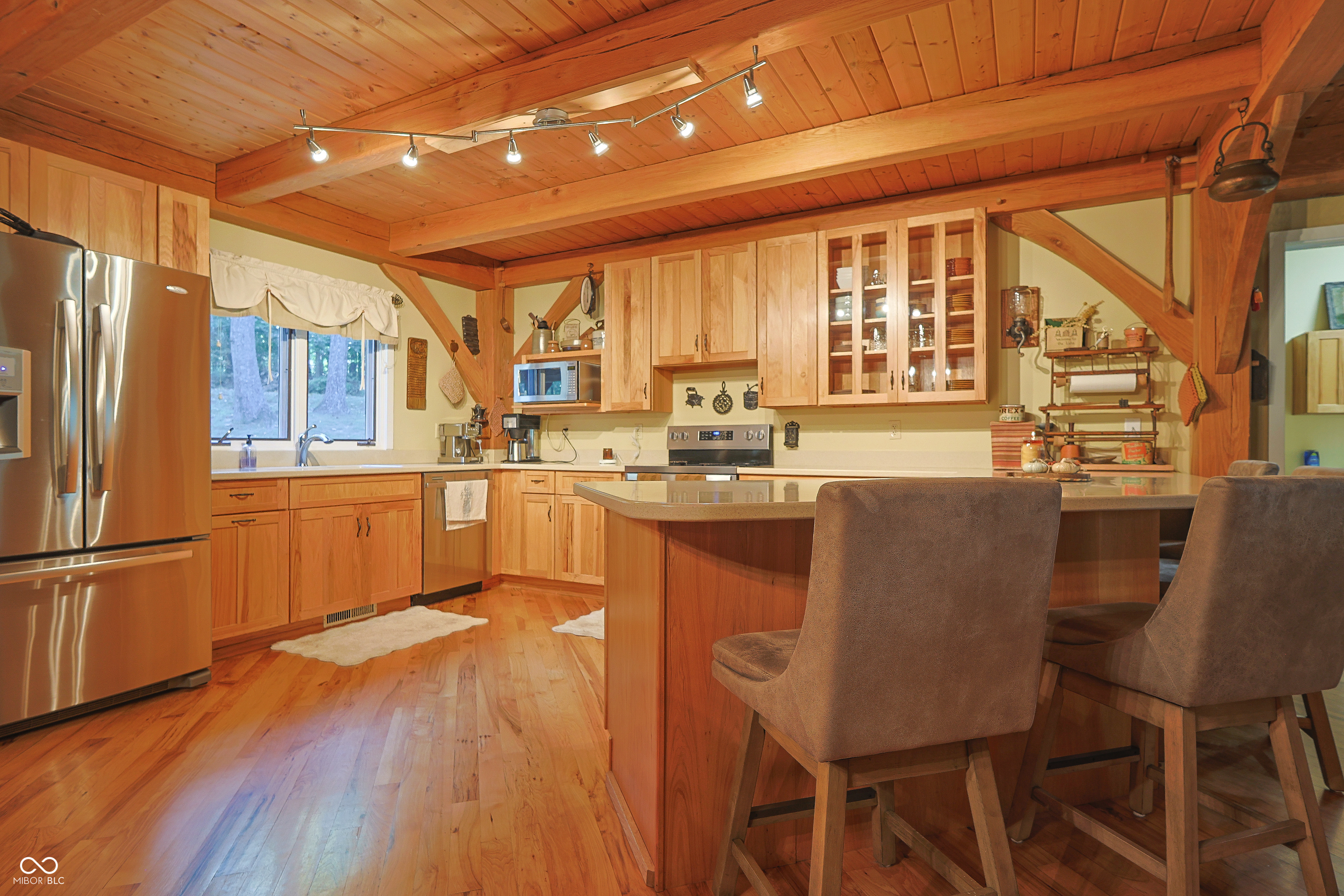 Custom red oak timber-frame home with Lake Monroe views, located in Sa – image 4