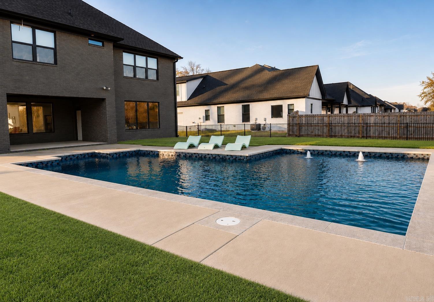 7800 7800 South Shoreline Blvd, Benton, Arkansas, 72019, USA, 3 Bedrooms Bedrooms, ,3 BathroomsBathrooms,Residential,For Sale,7800 South Shoreline Blvd,26019893
