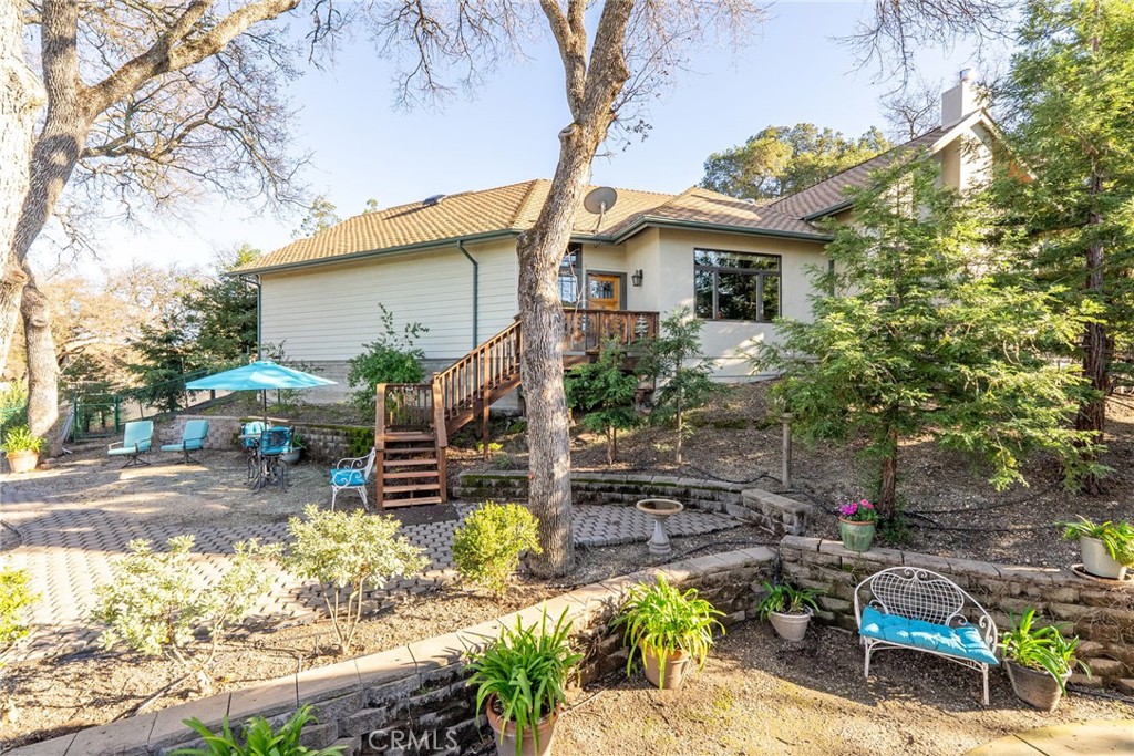 Located on the desirable West Side of Paso Robles, this custom-built 2 – image 55