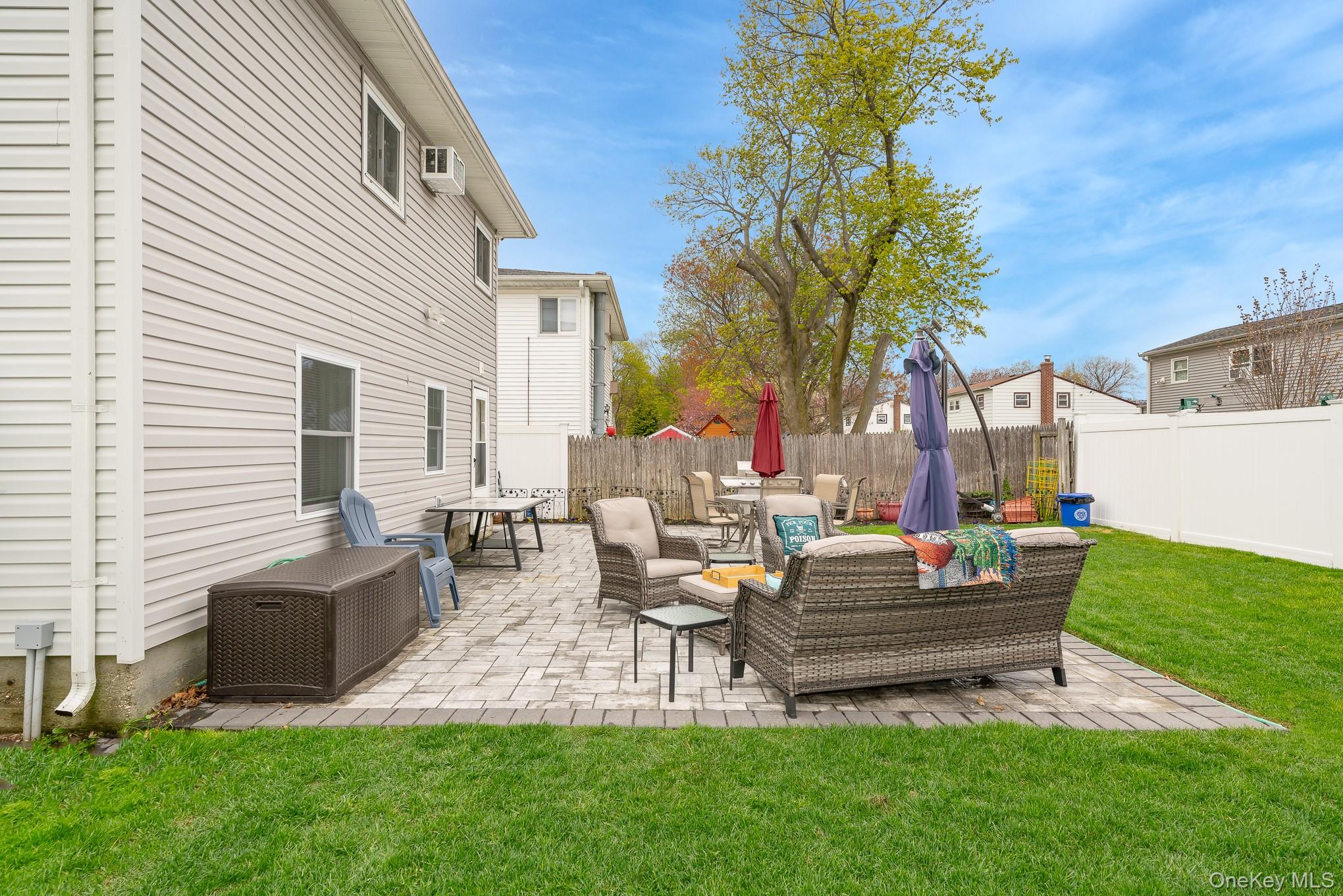 Welcome to this spacious Hi Ranch located on a quiet dead end street i – image 8