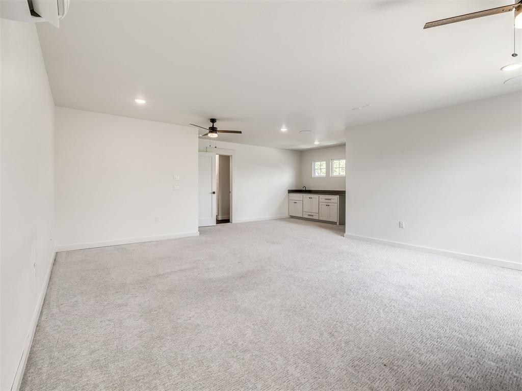 Amid the wooded charm of Arcadia, 12925 Broken Arrow offers a perfect – image 36
