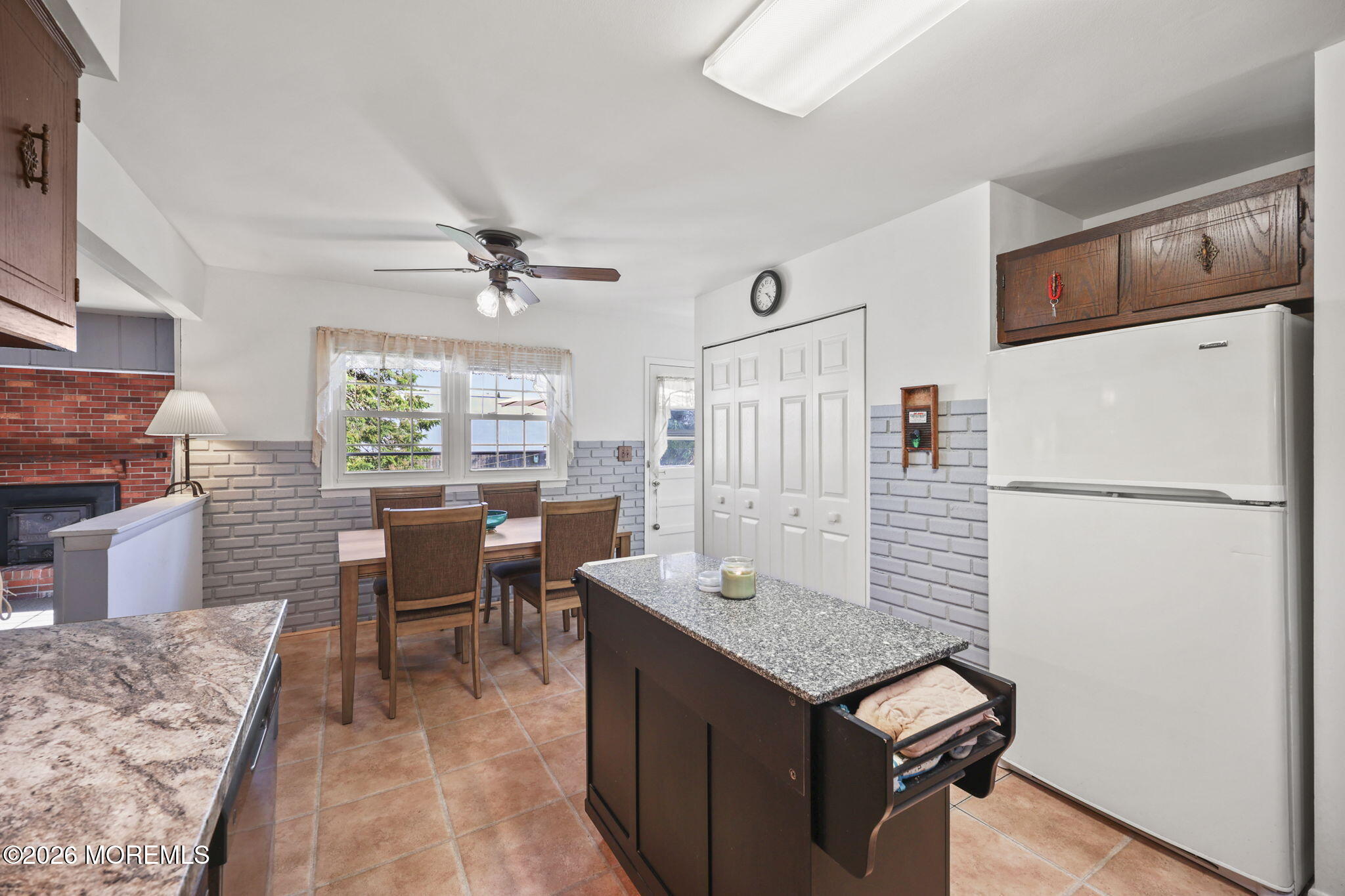 Opportunity awaits,this spacious ranch-style home offers 3 bedrooms, 1 – image 22