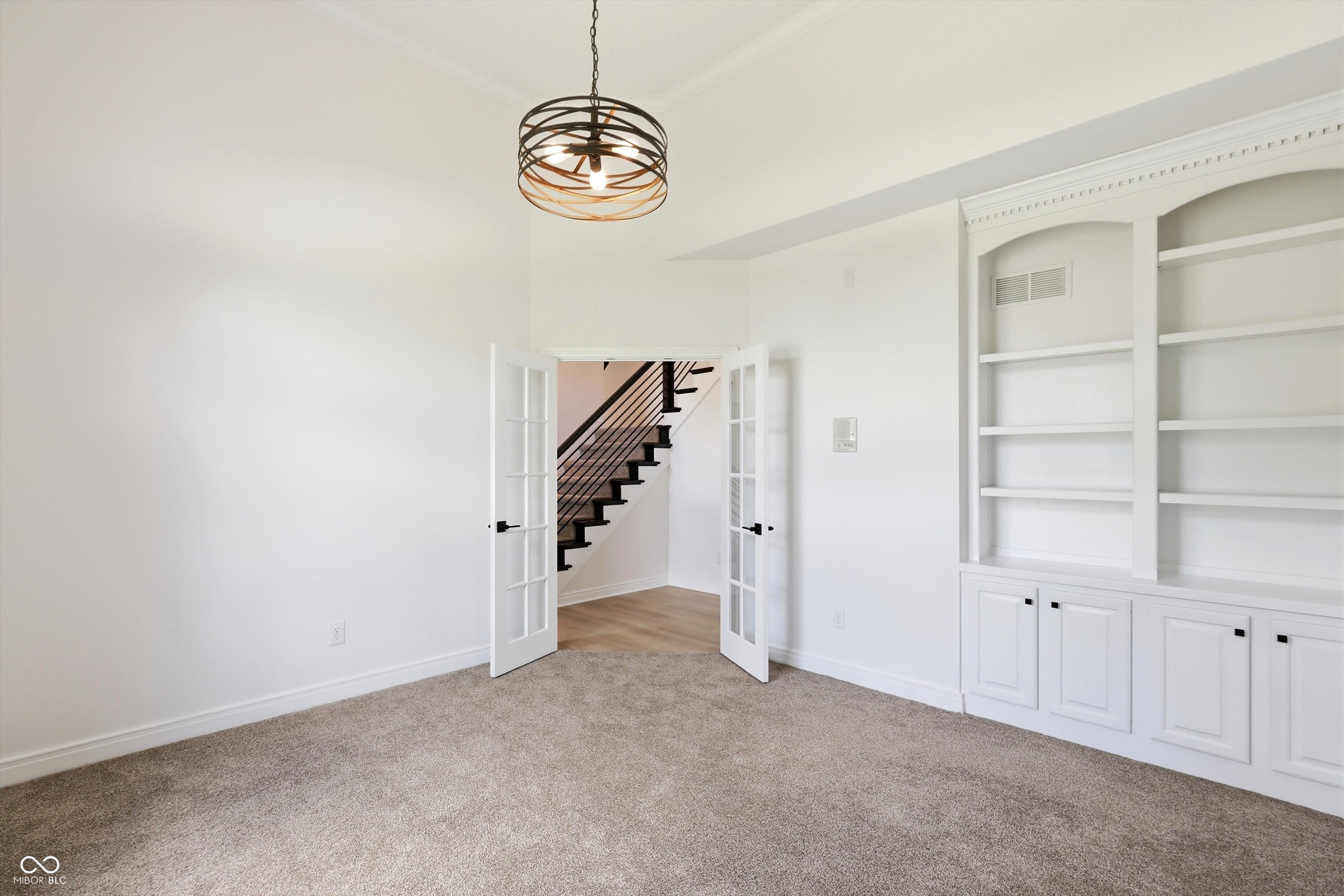 Welcome to this beautifully updated home in the highly sought-after Wa – image 35