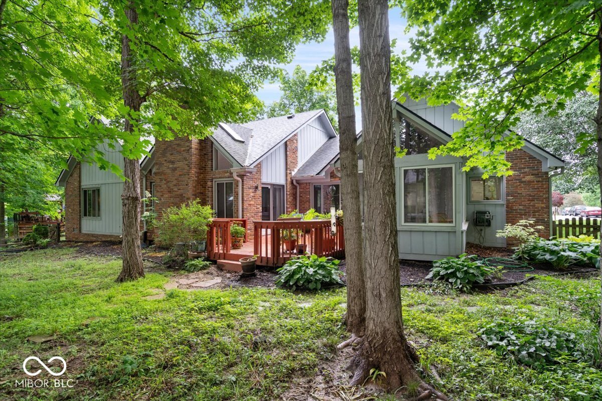 Updates galore in desirable Feather Cove III! Nestled on a half-acre w – image 40