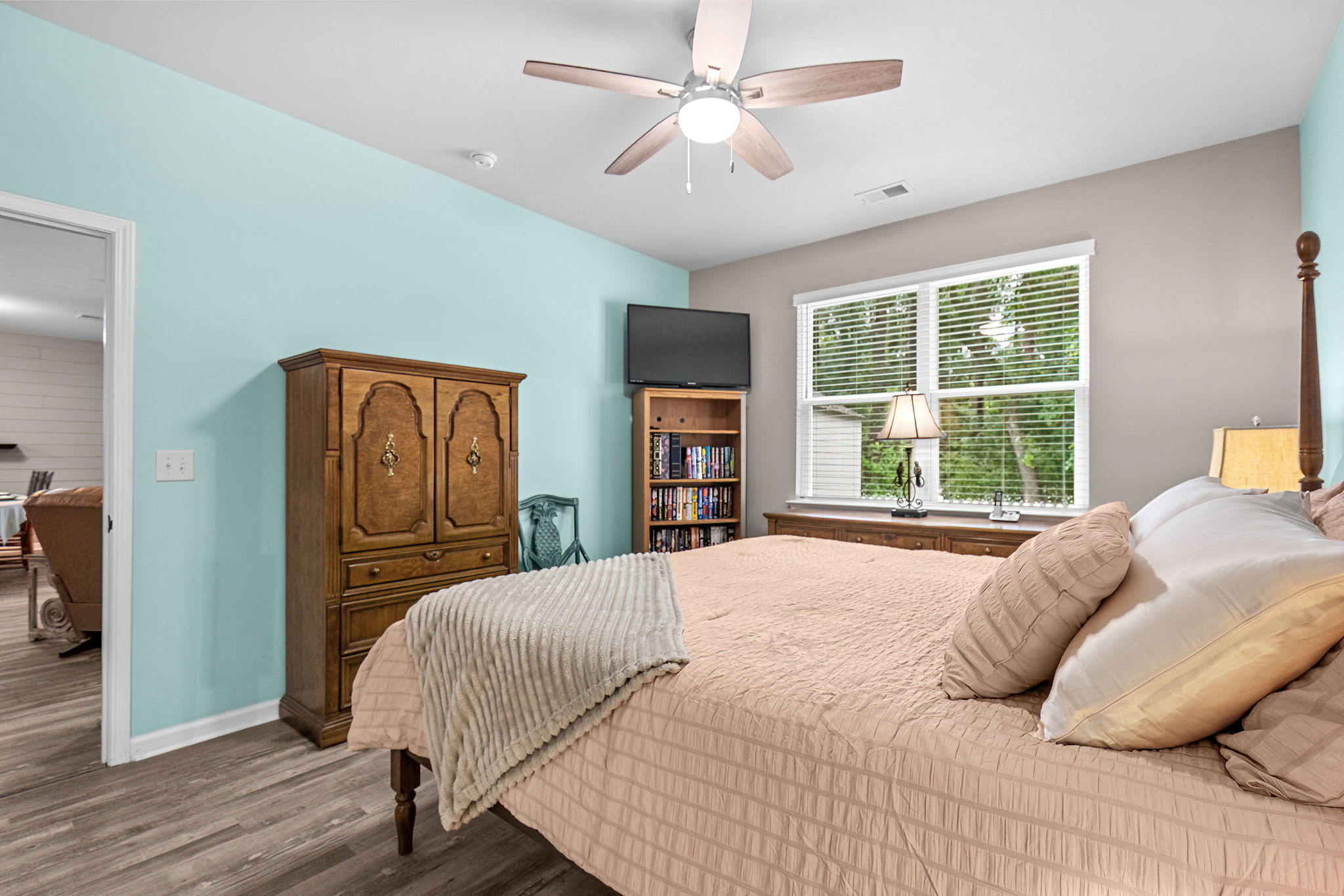 This is a beautifully maintained 4 BR/2BA one level, open concept ranc – image 39