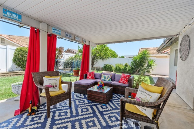 Beautiful move-in ready POOL home in the highly desirable Serenade Com – image 24