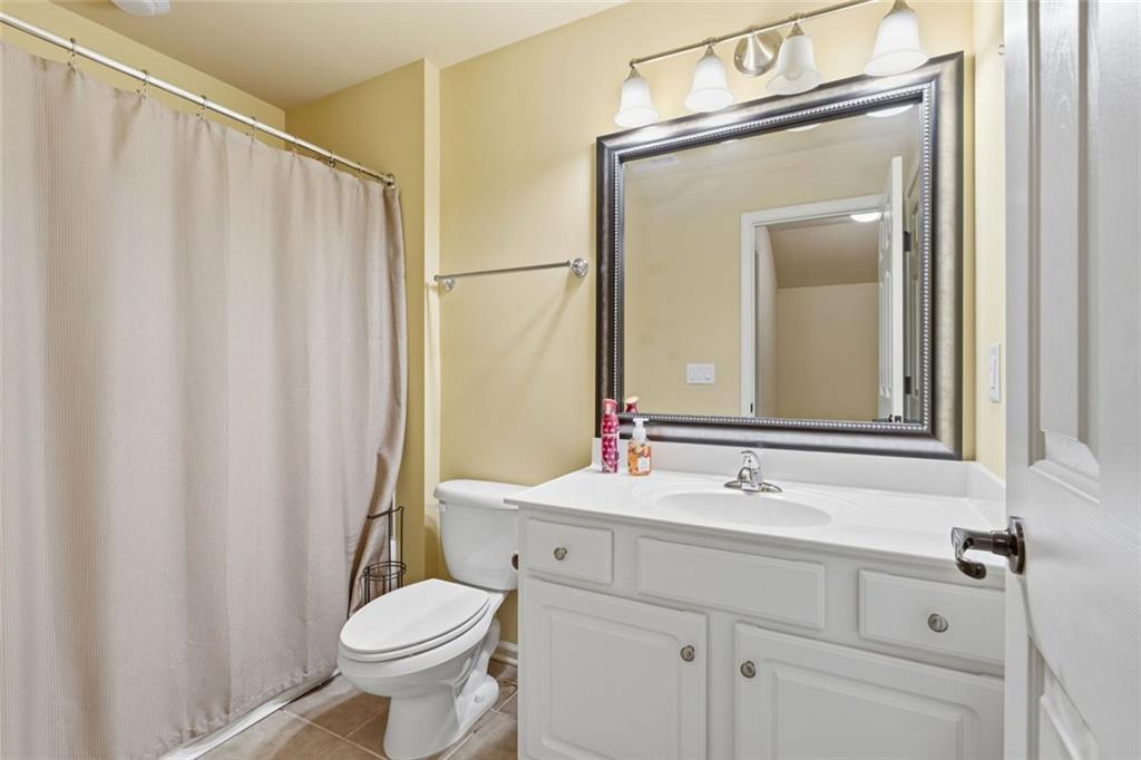 Welcome to this lovely home in the highly sought-after Orchards of Bra – image 30