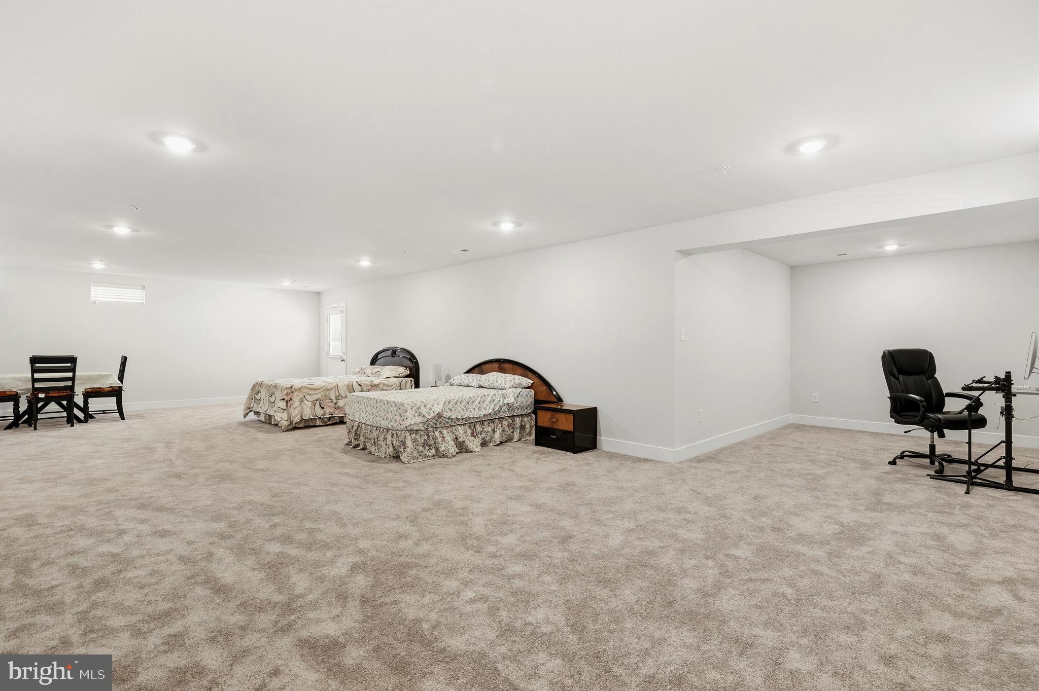 HOME SWEET HOME! Like new beauty situated on a corner lot, in sought – image 29