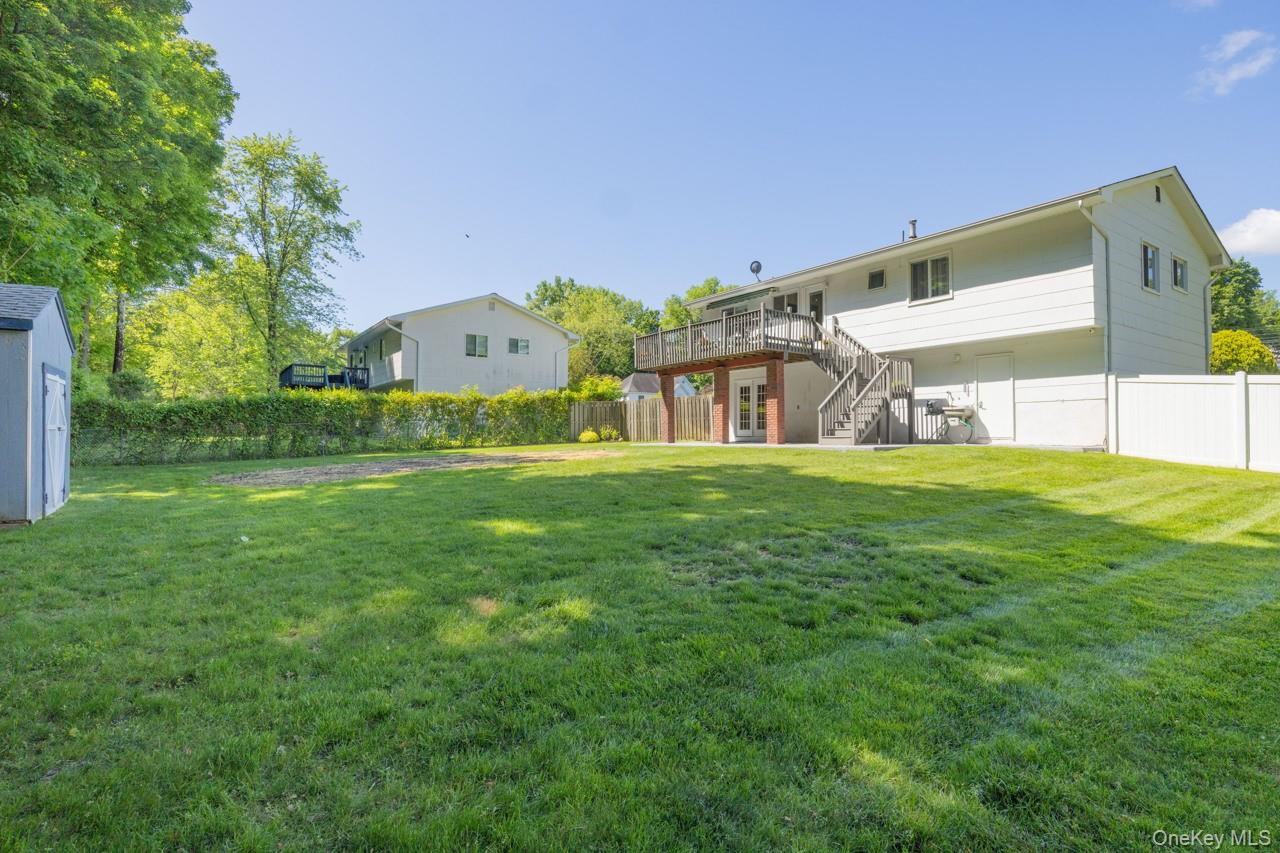 First Time on the Market! Nestled on a quiet double-ended cul-de-sac i – image 29
