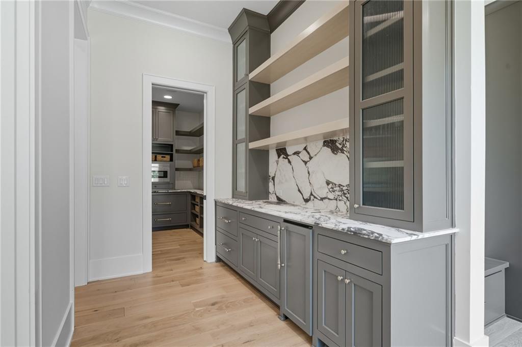 Beautiful Custom Home on gorgeous estate lot in exclusive Milton. This – image 34