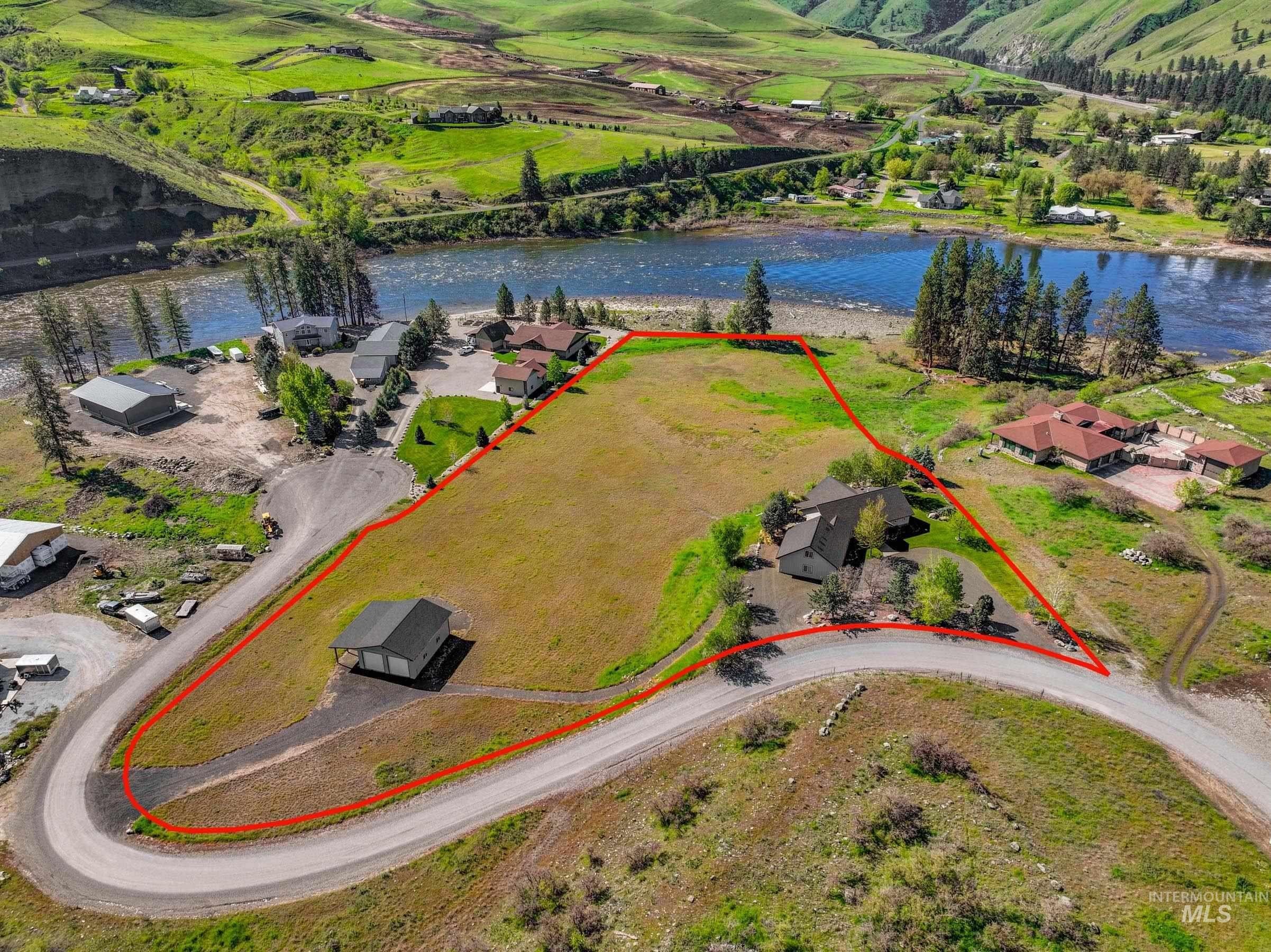 From Riggins, take Hwy 95 north approximately 21 miles to Twin Bridges – image 5