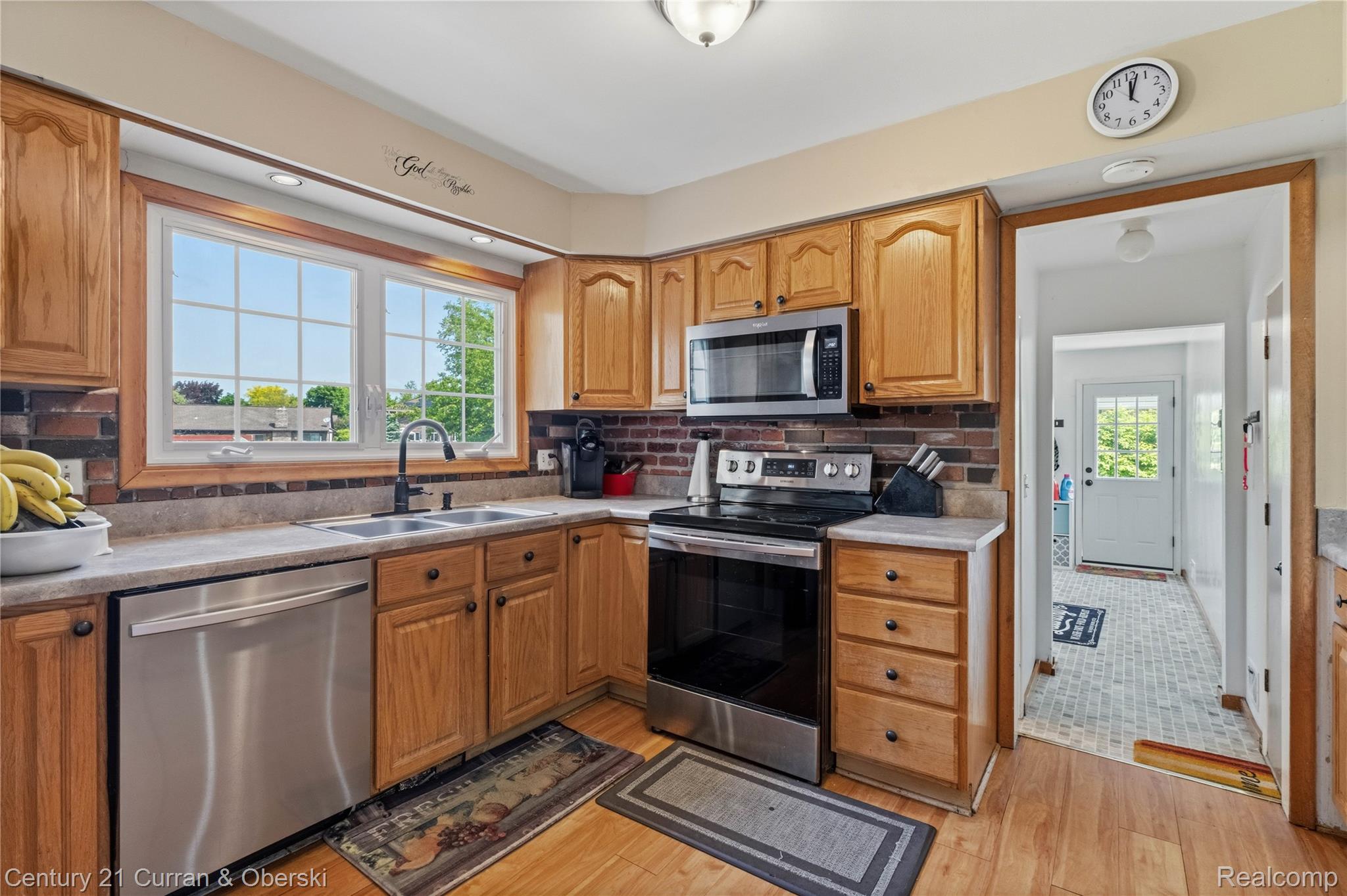 35484 35484 Bennett Street, Livonia, Michigan, 48152, USA, 6 Bedrooms Bedrooms, ,3 BathroomsBathrooms,Residential,For Sale,35484 Bennett Street,48cccbbc-518b-423c-b866-0b6ffb