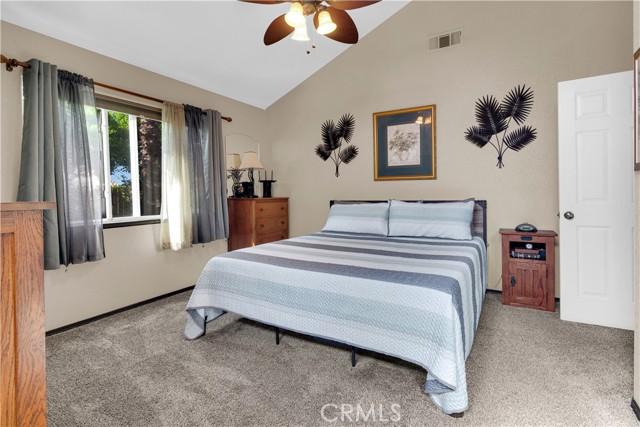 Charming, comfortable, and move-in readythis beautifully updated 3 bed – image 10