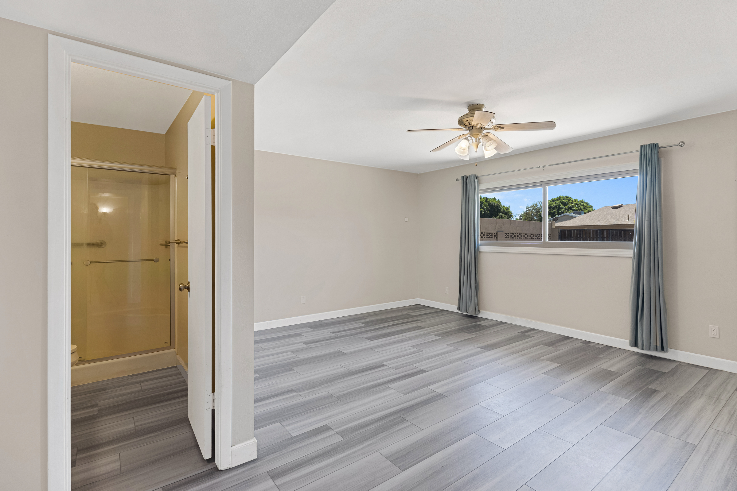 Your oasis in the heart of Tempe. This home is a split-bedroom floorpl – image 51