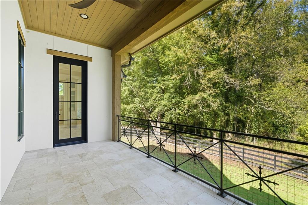 Beautiful Custom Home on gorgeous estate lot in exclusive Milton. This – image 27