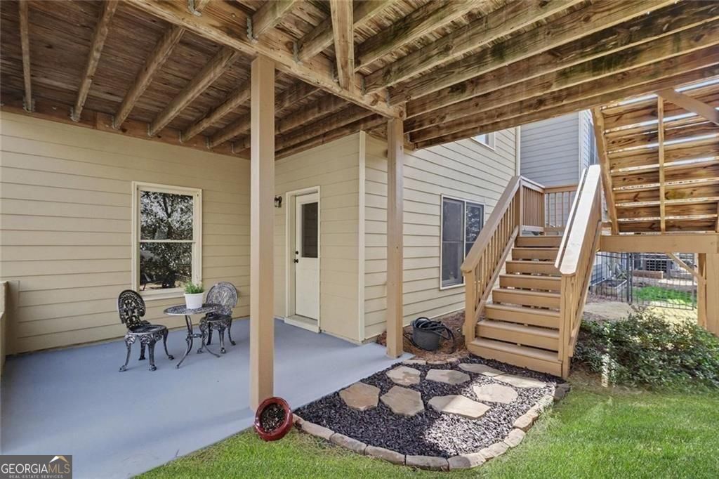 $5000 to BUYERS closing costs with acceptable offer! Beautiful east fa – image 28