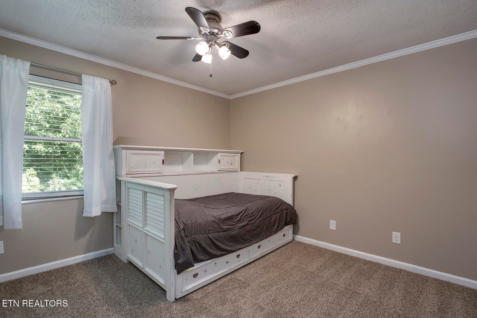 Are you looking for a wonderful home in a desired subdivision in a gre – image 31