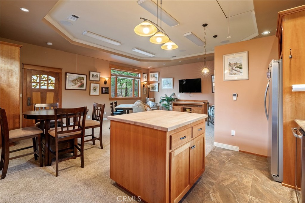 Located on the desirable West Side of Paso Robles, this custom-built 2 – image 52