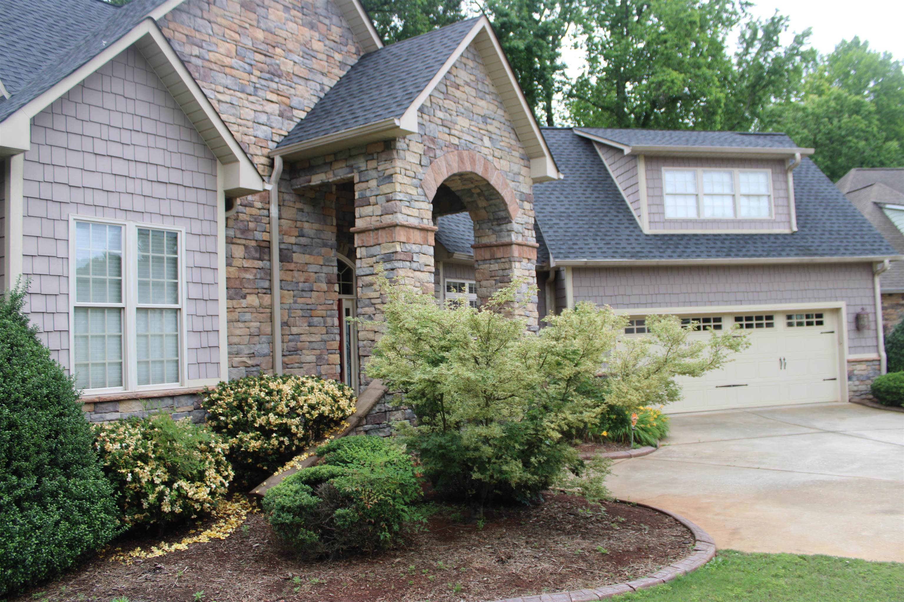 Should you be searching for private backyard with privacy fence, in th – image 39