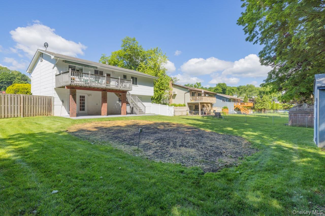 First Time on the Market! Nestled on a quiet double-ended cul-de-sac i – image 26