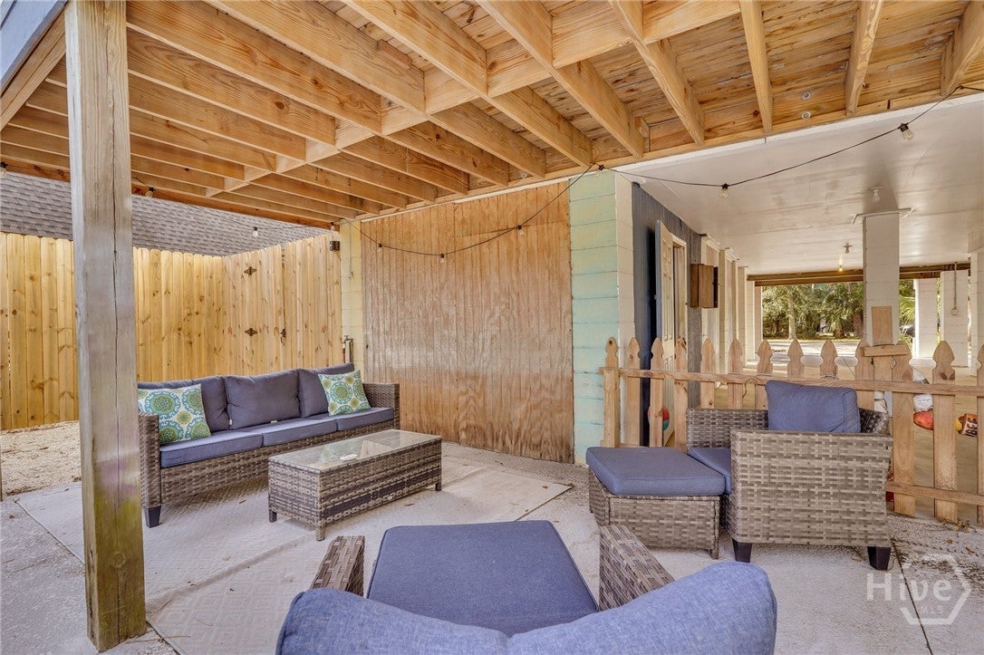 Charming raised, restored cottage in the heart of Tybee -a perfect ble – image 39
